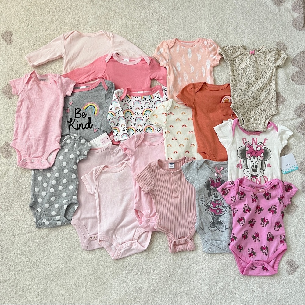 0-3 Bodysuits Bundle!!